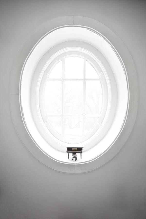 skandinavisk_home_interior_oval_window